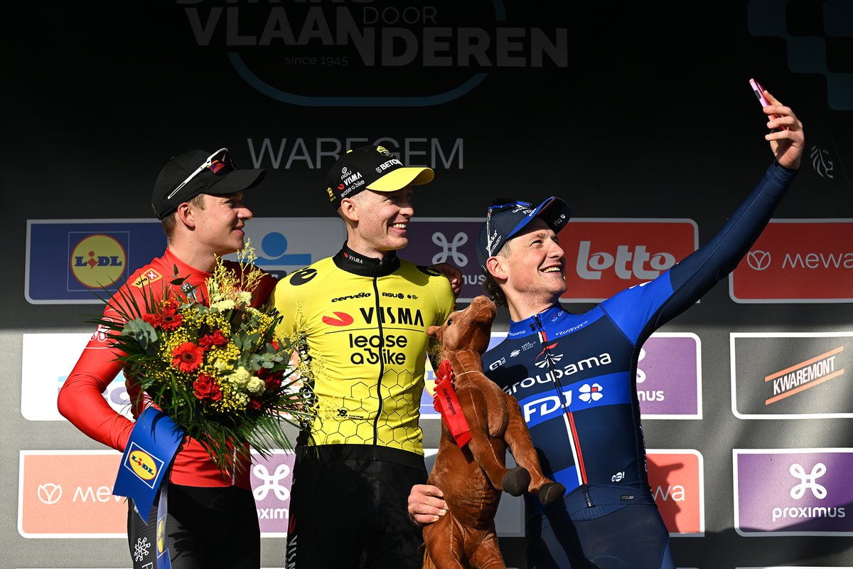 WilierTriestina's tweet photo. 188km of constant pushing, with his usual determination and drive, @stefankueng takes the third step of the podium at @DwarsdrVlaander 2024 🥉

@groupamafdj
#LoveMyWilier #RaiseTheBar #roadcycling #podium #flandersclassics https://t.co/u4bFwdGccp