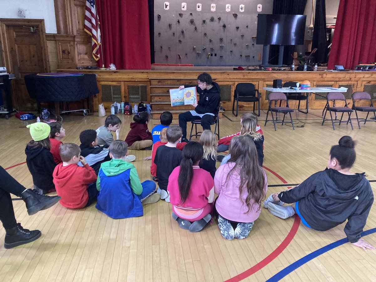 JacksonCmauro's tweet photo. Amazing day for our 2nd,3rd and 4th graders got to read with out GFHS Basketball State Champions; Kellen(JH Alum!!) Oscar, Sean, and Aiden and ask some great questions!! Thank you @GFSDathletics and athletic director Shane Jones for organizing!! So amazing! https://t.co/UyBg6s0xz8