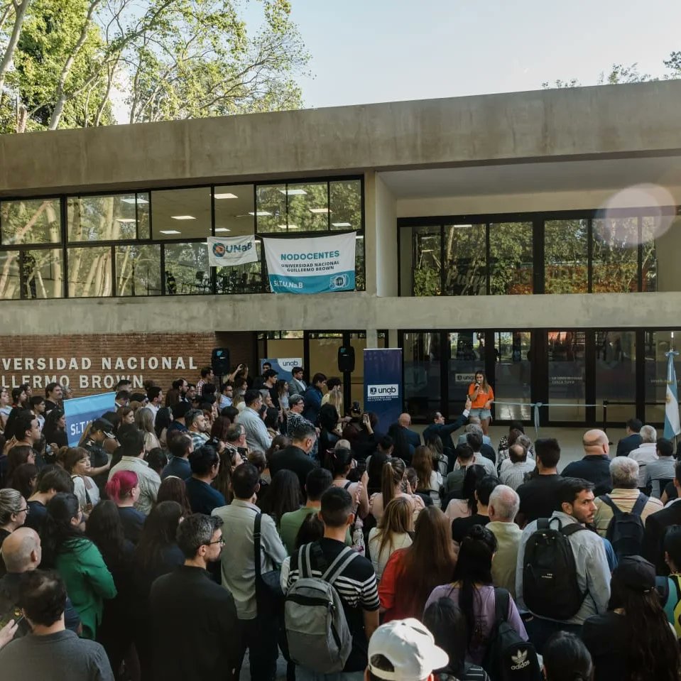 unaboficial's tweet photo. 👉 El lunes se realizó el corte de cintas de nuestro primer edificio de aulas.

🗣️El acto estuvo encabezado por el rector @pmdomenichini, el intendente @CascallaresPJ y el vicerrector @facundonejamkis .

🎊¡Así quedaron oficialmente abiertas las puertas del Campus! https://t.co/D4S9ZL5mwI