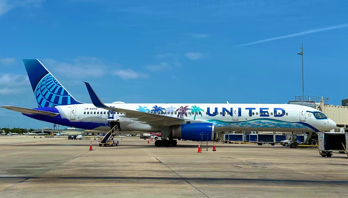 The best @united 757 livery! The California themed ‘Her Art Here’ livery makes a special appearance here at @FLLFlyer!