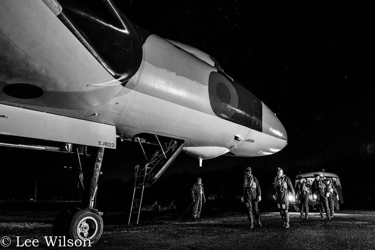 Back in time @SolwayAviation with @COAPhoto #vulcan #avrovulcan #aviation #aviationphotography #aviationhistory #aviationheritage #aircraft #bomber #vbomber #avgeek #blackandwhite