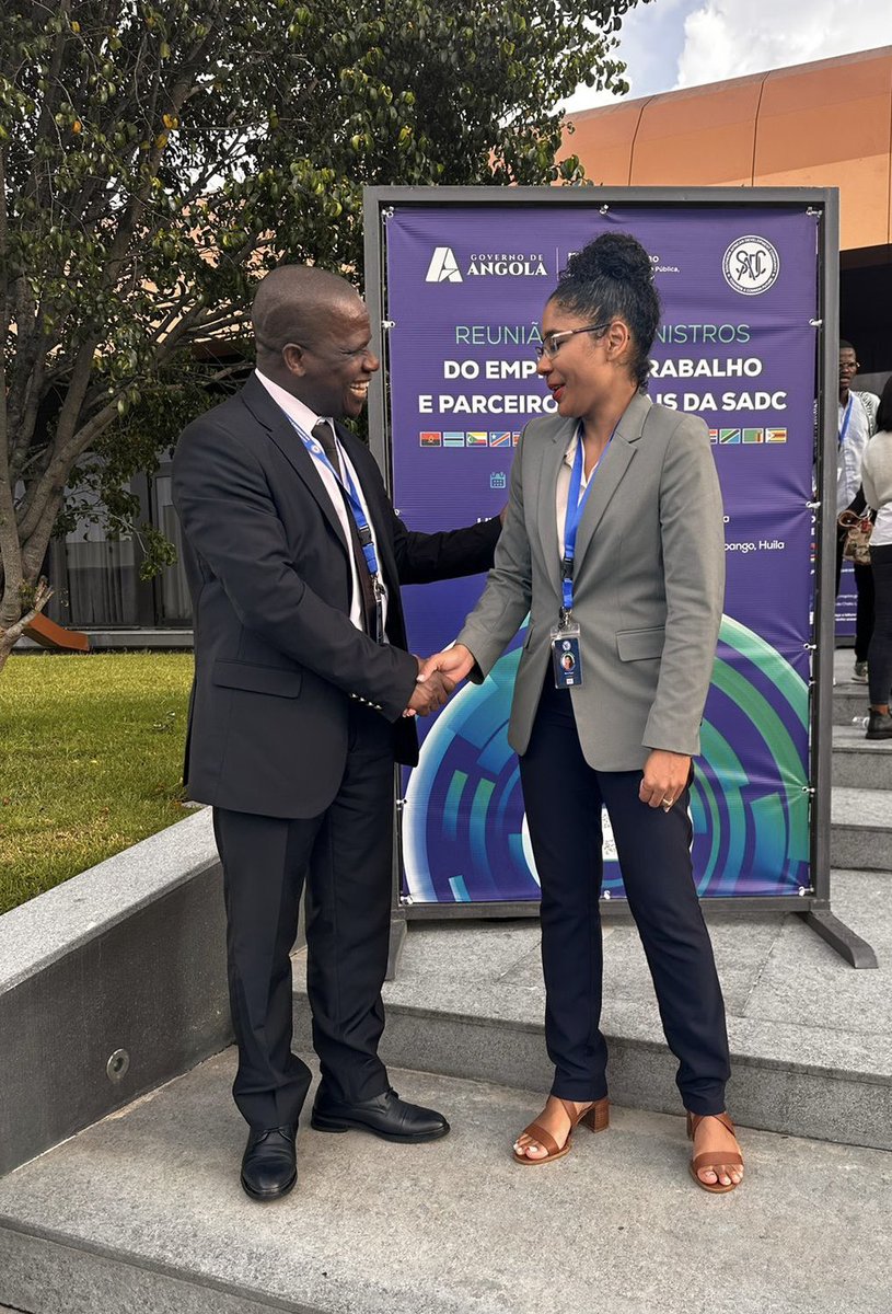 On the sidelines on the SADC Meeting of Ministers of Employment & Labour & Social partners, the Director Mr Dan Cunniah met the 🇸🇿Eswatini Minister Hon Phila Buthelezi and his delegation. @ilo_pretoria strives to support our constituents! #DecentWork
