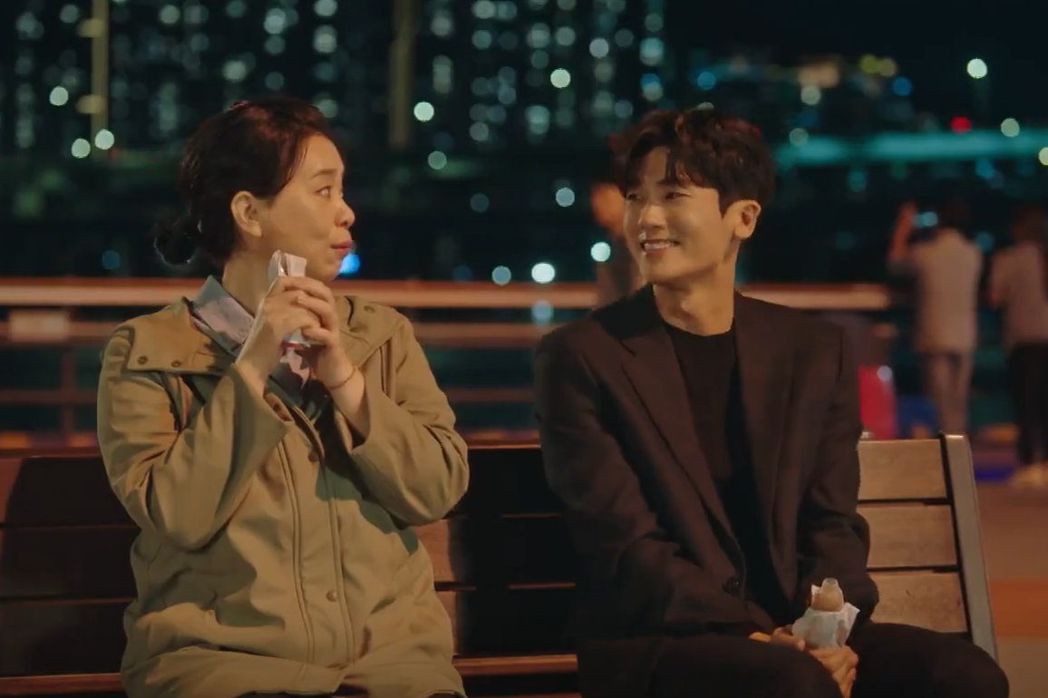 justphs11161's tweet photo. Hyungsik portraying characters who possess an uncanny ability to win over their soon-to-be mothers-in-law.π₯°
#AhnMinhyuk #JungYihyun #HanSunwoo #YeoJeongwoo
#SWDBS #Happiness #SoundtractNo1 #DoctorSlump https://t.co/cWI0oBAeTT