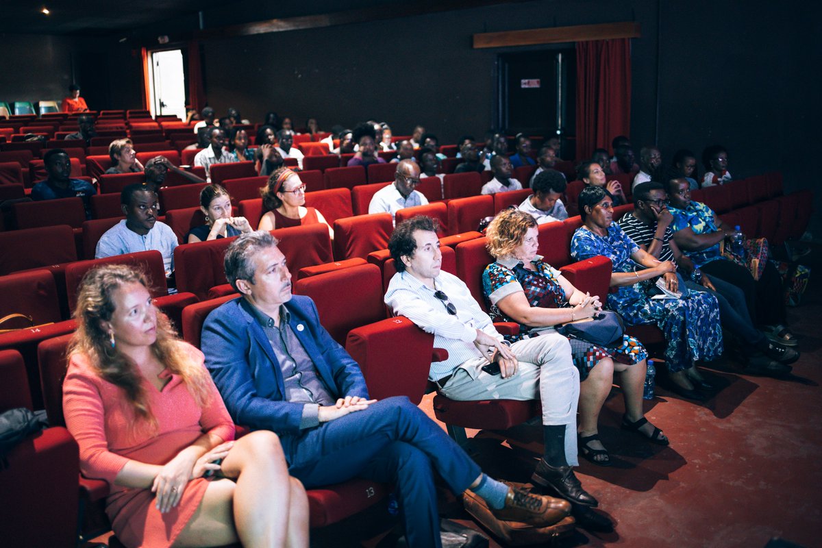EnabelauBurundi's tweet image. 1/2 Super soirée hier 26/03/2024 pour célébrer et clôturer le mois des droits de la femme au "#Burundi🇧🇮! Conférence, théâtre et étude sur les biais de genre dans la chaine pénale. Belle initiative de notre projet Justice financé par @UEauBurundi !