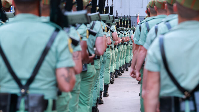 PlataformaMill1's tweet photo. "El Novio de la Muerte" no es el himno oficial, si es una letra muy importante dentro de #LaLegión. Su origen se remonta por unas cartas de amor encontradas entre las pertenecías del #legionario Baltasar #Queija de la Vega, primer caído en combate.
https://t.co/nIsqVQz5le https://t.co/ITGhI0A2kA