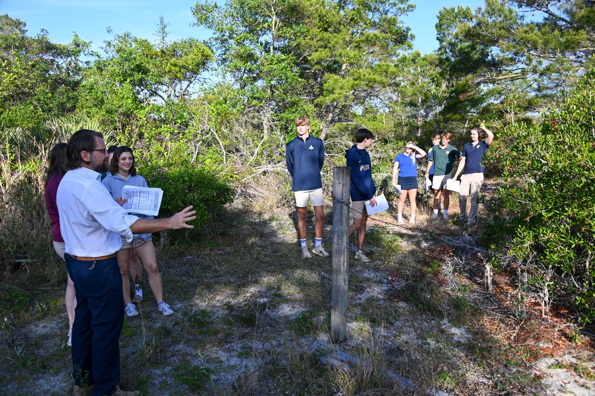 History Dept Chair Nathaniel Osborn led his Florida Environmental History students through a closer look at archeology surveys of one of our campus's pre-Columbian shell middens. #PineSchool #PineBeyondTheClassroom