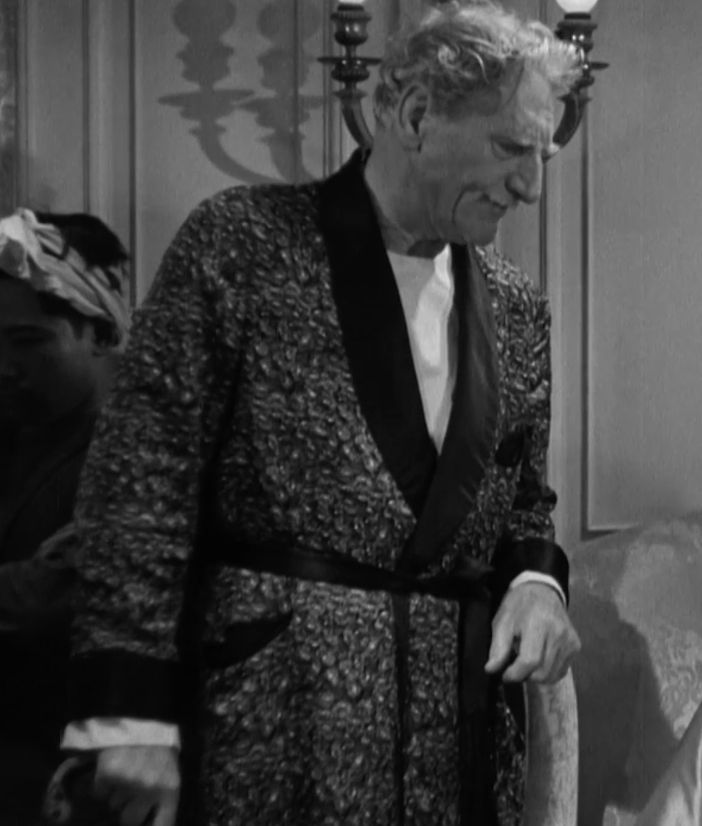 jaxbra's tweet photo. It looks like C. Aubrey Smith borrowed Lionel Barrymore's robe. 😁🧐
#TCMParty #ClassicMeninRobes #ChinaSeas
Also there are so many robes in this picture, I didn't have it in me to add any of them to the actual thread. 😂 https://t.co/A3To6luI8m