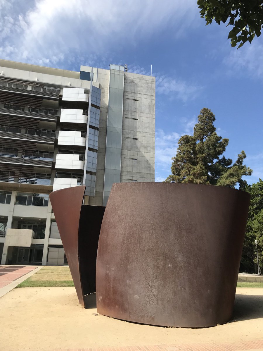 Werke von Richard Serra, eine Gemeinsamkeit von Bochum und Los Angeles (auf dem Bild im Sculpture Garden der UCLA)