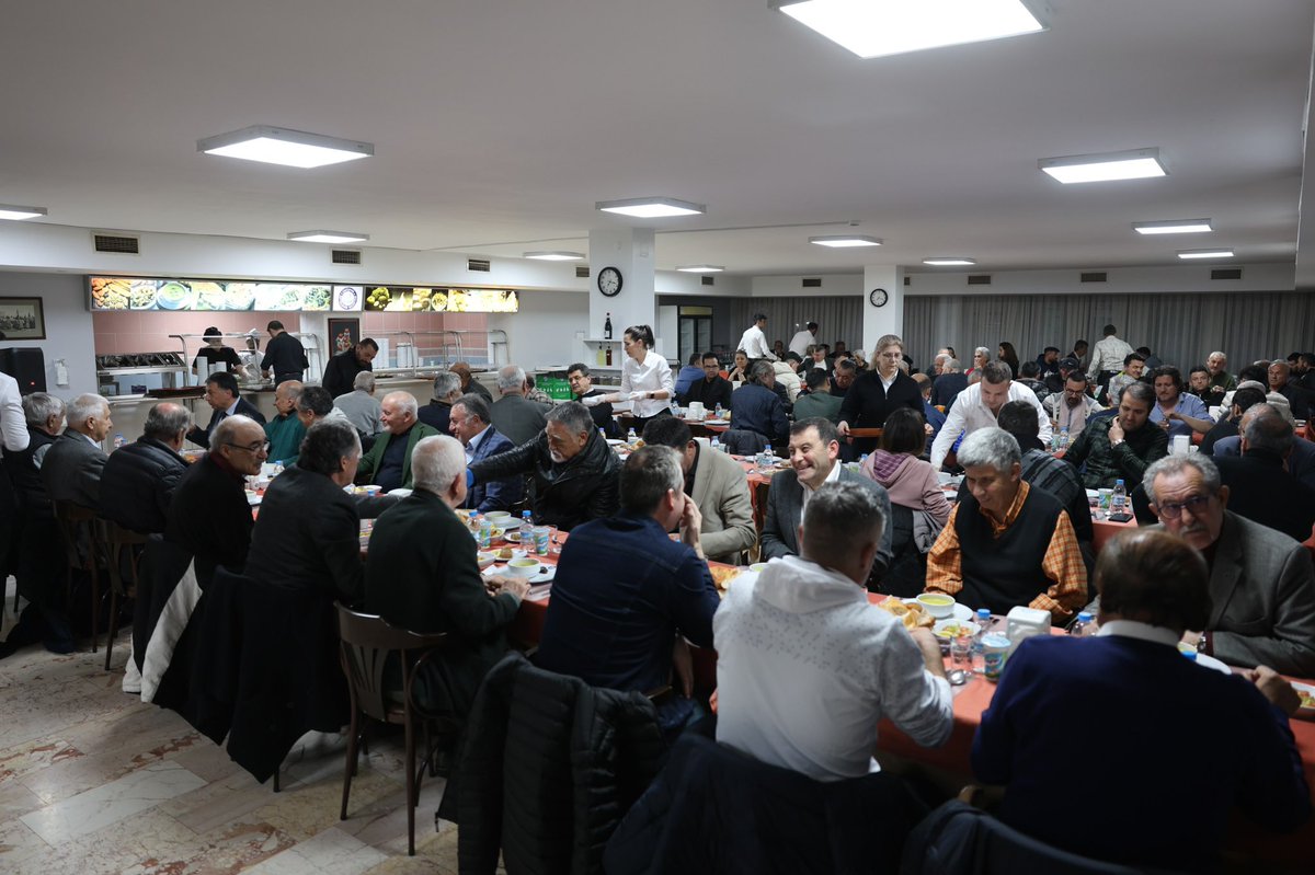 Geleneksel iftar davetlerimizde amatör spor kulüplerinin başkan ve yöneticilerini, duayenleri, antrenörleri ve sporcuları ağırladık. Detaylar: eskisehir.bel.tr/icerik-detay.p…