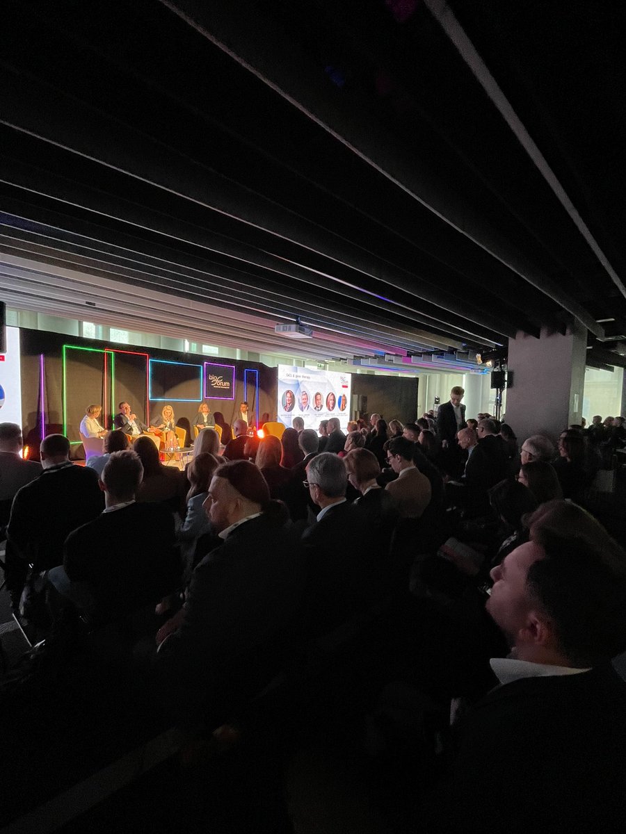 CE_BioForum's tweet photo. 🧬It’s hard to believe that this year edition of #CEBioForum2024 came to an end! 
We would like to thank all of you who participated in panel sessions, discussions, B2B meetings and visited the exhibition area! 🚀 https://t.co/wjEE8112fE