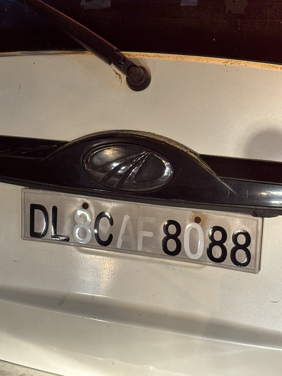 hundredwpmcoder's tweet photo. @BlrCityPolice why this car has reflective tape rc plate and no action has been taken with his licence
How the person is being allowed to drive and never caught on camera?

Location last clicked: Jayanagar 4th Block
#bengaluru #police https://t.co/9a1NxKCG2B
