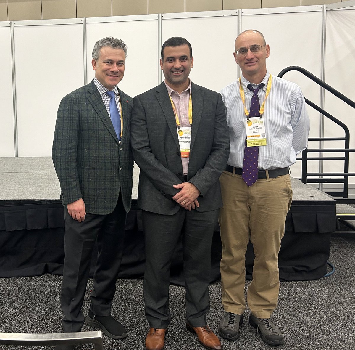 Really “heavy” picture! Must be opening only on WiFi! 😂 It is great to be side by side with 2 of the best BST pathologists in the world, @JLHornick and Andrew Folpe! #uscap2024 #bstpath