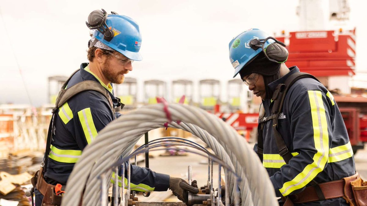 Bids are in! Pleased to announce the submission of our latest #offshorewind proposal, Starboard Wind, a 1,184 MW project that would power up to 600,000 homes in southern New England with #CleanEnergy. Read more: us.orsted.com/starboard-wind