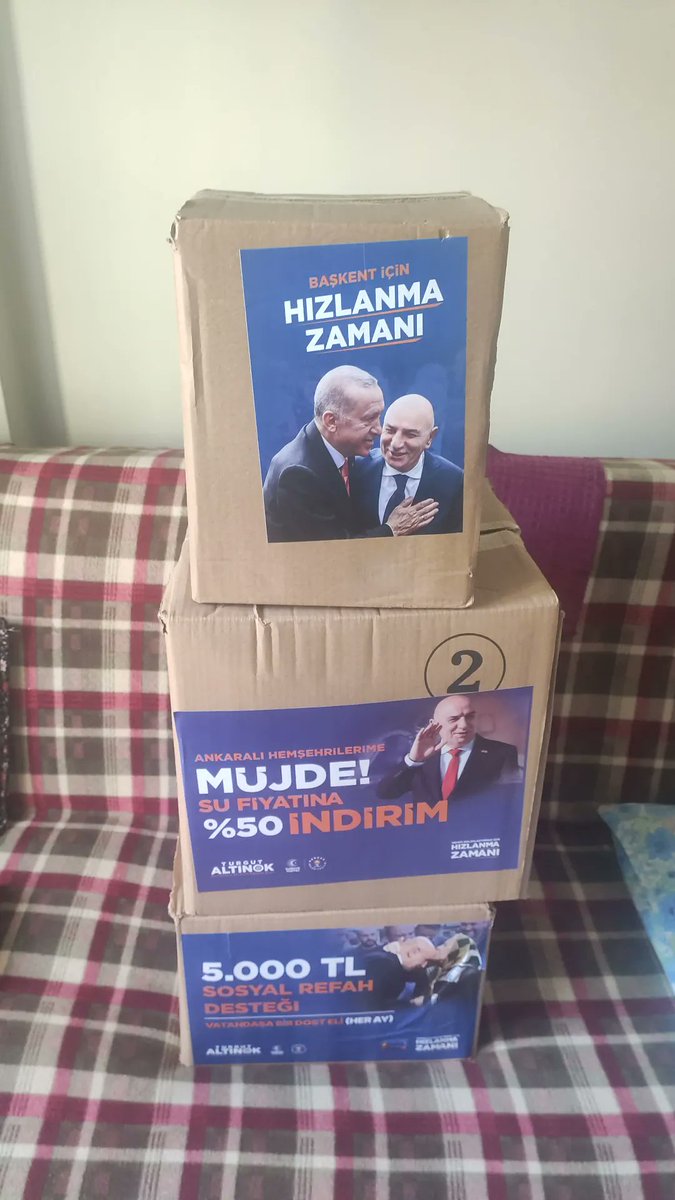 Oyunuzun Karşılığı Onurdur Adalettir Ahlaktır, Çocuklarınızın geleceğidir Ülkedir Yurttur memlekettir.. 3 koliye oyunuzu değişmeyin, sizi 3 koliye muhtac edenleri değiştirin..