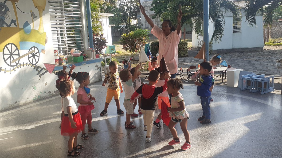 CISDorado's tweet photo. Hoy nuestros niños y educadoras  con alegría realizan diferentes actividades en aras de propiciar mejor alcance en los logros del desarrollo.@DiazCanelB ,@RaulSamon,@niurdisreyes https://t.co/Rt5v5Ml7wO