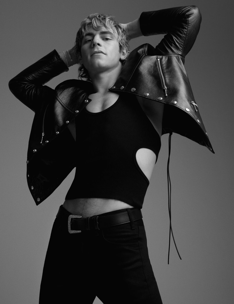 I can never get over the fact that Ross Lynch is actually real.