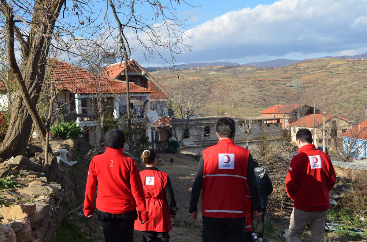 Dünyanın her yerinde #Ramazan bereketini ve coşkusunu daha fazla kişiye ulaştırmak için çalışıyoruz.

Yönetim Kurulu Üyemiz Zübeyde Hümeyra Çelik, Makedonya’da ihtiyaç sahiplerini ziyaret ederek emanetlerinizi ulaştırdı. #SensizOlmaz