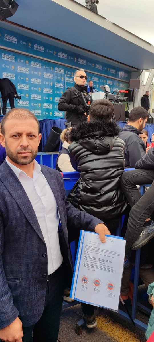 MahirKa63553958's tweet photo. TURAN Öner başkanma  teşekkür https://t.co/dz67GfJaqv ağzı sadece laf yapan yapan bazı kılavya kahramanlarına soruyorum sizin üzerinizden gülücük atıp tek işe yaramayan vatsapta sohbet yapan başkanlarınıza laf yetiştirin . çalışana değil 🇹🇷💯✅✅ https://t.co/rv4RcxJTyz