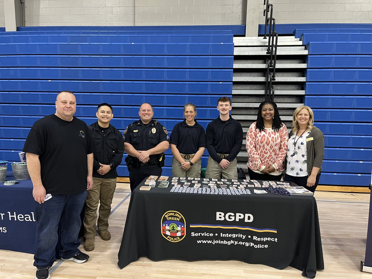 Our @WEHSRaiders alumni showed out for the school’s career fair this morning. Dispatcher Scott Webb, Recruit Epley, Recruit Price, HR Managers Tiara Britt and Lori Gray returned to talk public service with current Raiders. Thank you to @wehsready for all you do!