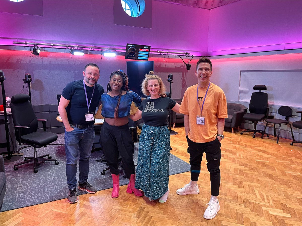 @GeoffNorcott @sophiedukebox and @felicityward debate whether Princess Margaret deserves the crown, or is going down, with the help of @russell_kane Taking in Geoff's hatred of dressing gowns and why it's hard to be an ugly Ryan bbc.co.uk/programmes/p06…