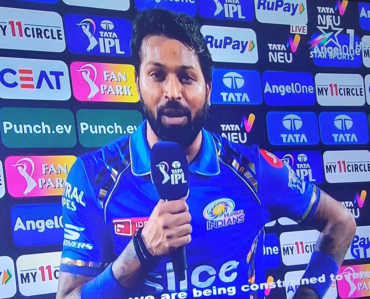 What's it about @mipaltan that its captains (read @ImRo45) look like healthy, overfed kids? Barely recognised chubby cheeks @hardikpandya7, the current captain. #IPL #MIvsSRH