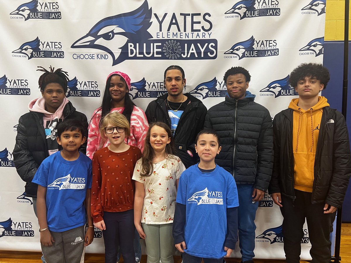 Basketball spent time this morning reading with our future ⁦@SCSchools⁩ ⁦@YatesSCSD⁩ Thanks for the invite ⁦@PhysYates⁩