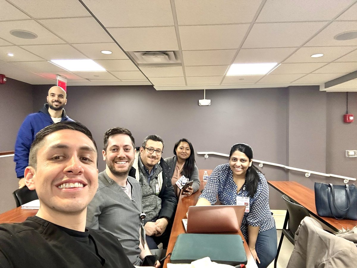 Thank you to Hartford Hospital’s awesome @CesiHhc skills lab for hosting our HEADucation workshop! Neurology residents practiced toxin injections for treating migraines! 💉🧠🤕 #NeuroTwitter #MedTwitter #Neurology @ericaschuyler @karantarasaria @TapanMe26854484 @daniyal_asad