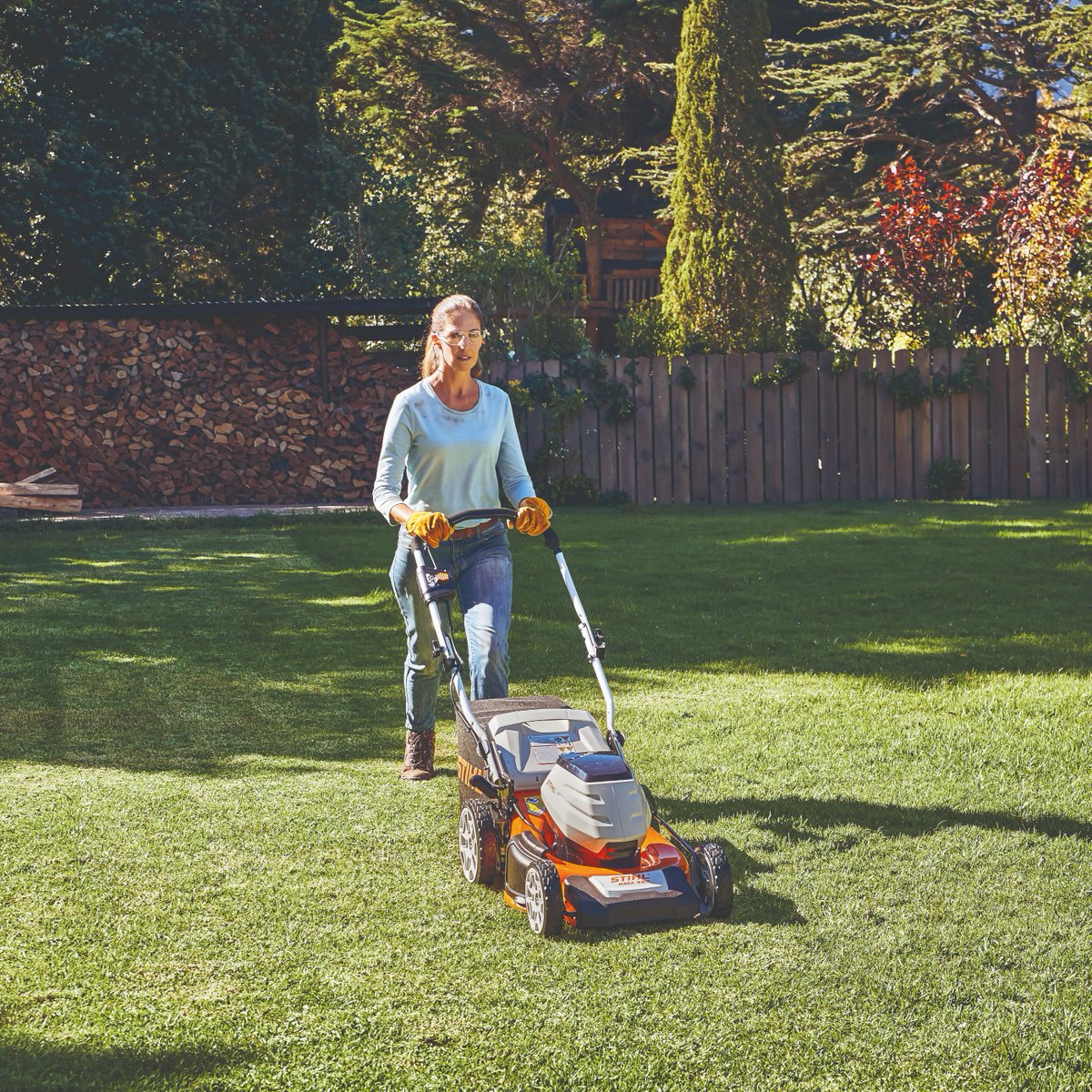 Si vous recherchez une mobilité supérieure, impossible de vous tromper avec une puissante tondeuse à gazon à batterie STIHL. Magasinez dès maintenant à shop.stihl.ca ou visitez votre détaillant local STIHL.

#stihl