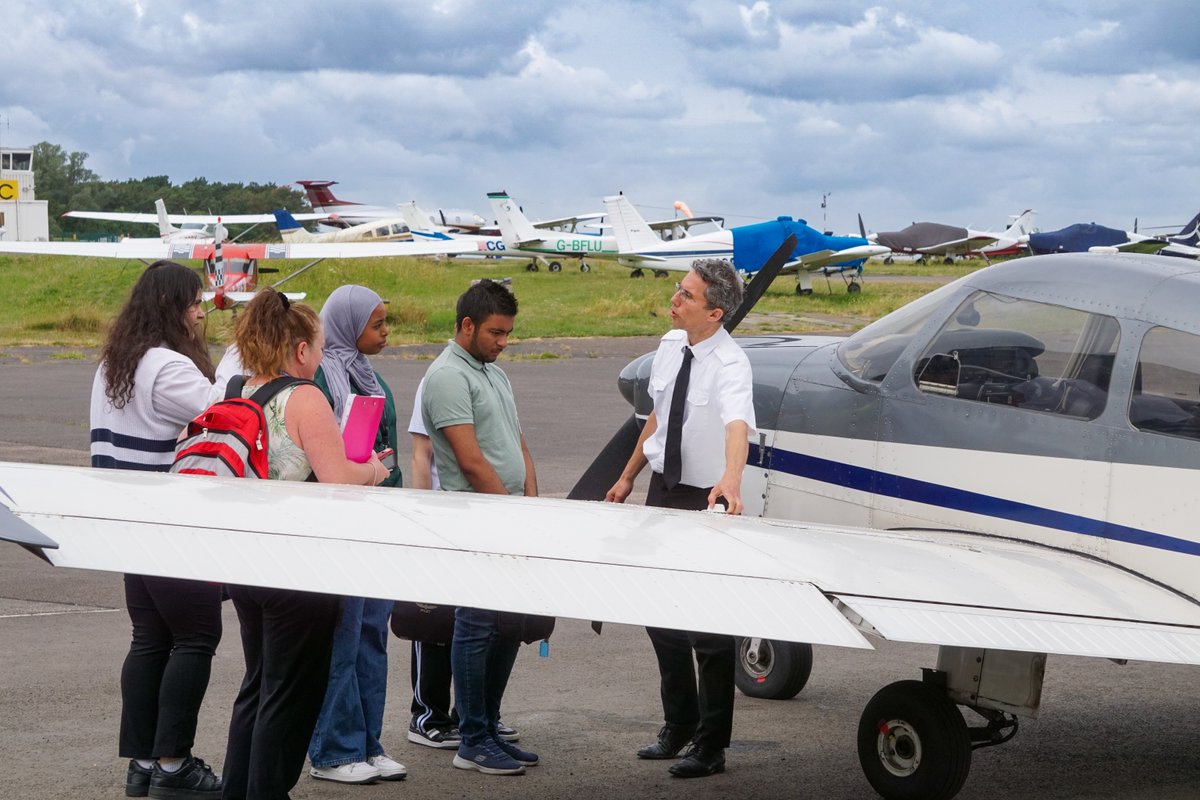 Scholarships for #Flying, #Gliding and Electric Flying are open until SUNDAY: if you can't benefit, someone in your network can! Please share this post! Apply for a Scholarship before applications close on Sunday 31st March at 23:59: airleague.co.uk #aviation #aerospace