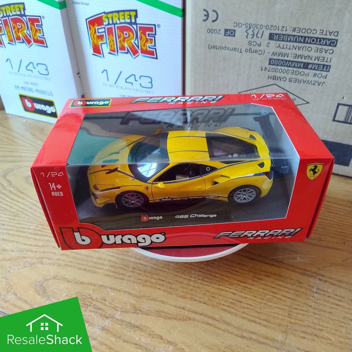 #Modellino #Bburago fedele riproduzione, in scala 1:24, della #Ferrari 488 Challenge presentata nel 2017. #Ferrari488 #Ferrari488Challenge
Acquistalo sul mio negozio #eBay 🛒 ebay.it/itm/1666321163…