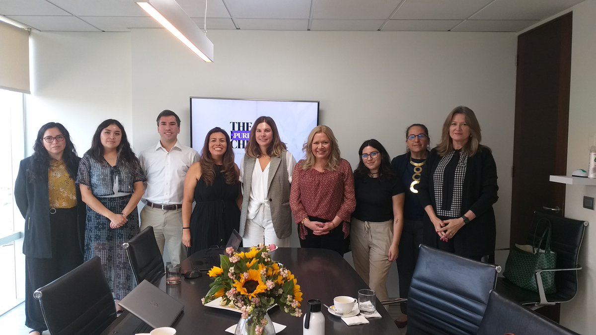 LLYC_Global's tweet photo. #LLYCChile ha organizado un desayuno con grupo destacado de periodistas y asociaciones de prensa para dialogar sobre la comunicación de la violencia de género en medios y las https://t.co/78HKCrLOuw y presentar nuestra herramienta #ThePurpleCheck 🟣 https://t.co/wPu4WpOCwU https://t.co/QDh7vPCiFV