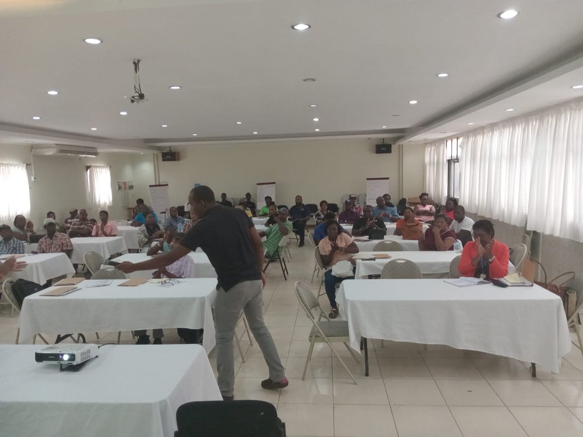 🇱🇨🫚 Training in Ginger Production & Nursery Development is in full effect in St Lucia! Farmers, extension officers, technicians & other stakeholders meet for three days to learn good agricultural practices in production & propagation systems. #valuechains4change