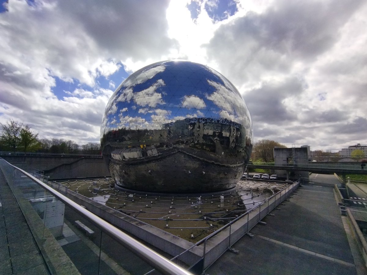 GirardetScience's tweet photo. Au programme du 3ème jour du voyage de Paris @clgBouligny, nous avons visité le Stade de France ⚽ puis la Cité des Sciences et de l'Industrie 💡@loicbetting, @MadameMayer, @florementmylene. https://t.co/4lt2FK7kFW