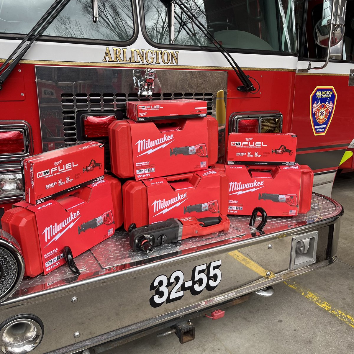 Arlington Professional Firefighters would like to thank <a href="/MilwaukeeTool/">Milwaukee Tool</a> for their support in our firefighters and our technical rescue services by donating several power tools and portable lighting to up-fit our apparatus. #IAFF #L2393 #ArlingtonNY #Milwaukee #MilwaukeeTools