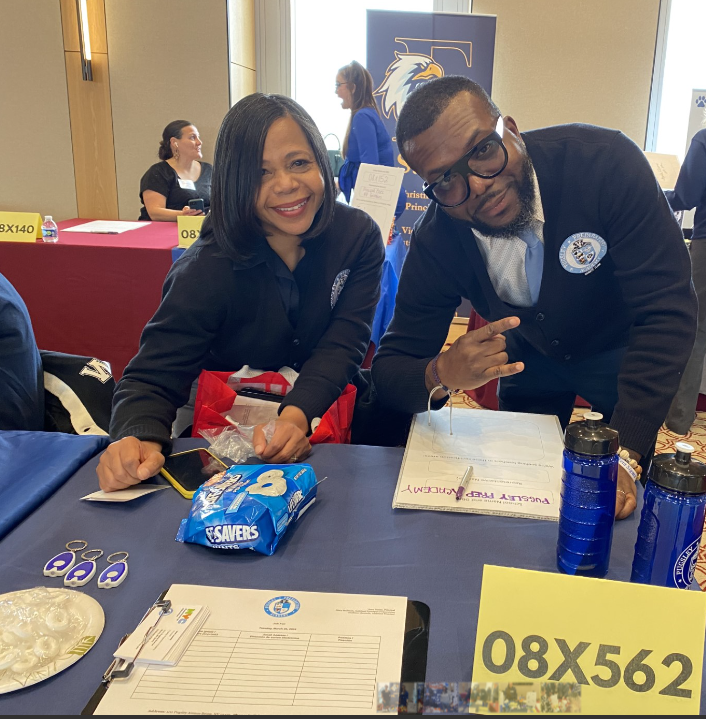 Hello D8 Families, D8 Schools were well represented at the Bronx Hiring Fair!! <a href="/CamilleKinlock/">Camille Kinlock</a> <a href="/jen_joynt/">Jennifer Joynt</a> <a href="/AnyaMunce/">D8DeputyMunce</a> @anacrisostomo16 <a href="/FLCDIST8/">Vanessa Ruiz</a> <a href="/bronxbp/">Bronx Borough President Vanessa L. Gibson</a> <a href="/DOEChancellor/">Chancellor Melissa Aviles-Ramos</a> @QCarolyneQ1 <a href="/ruxdanika/">Dr. Danika Rux</a> <a href="/NYCSchools/">NYC Public Schools</a> <a href="/NYCMultilingual/">Office of Multilingual Learners</a> <a href="/CS152BXNYC/">PS 152 The Evergreen School</a> @bamm_pride <a href="/PugsleyPrep/">PugsleyPreparatoryAcademy</a>