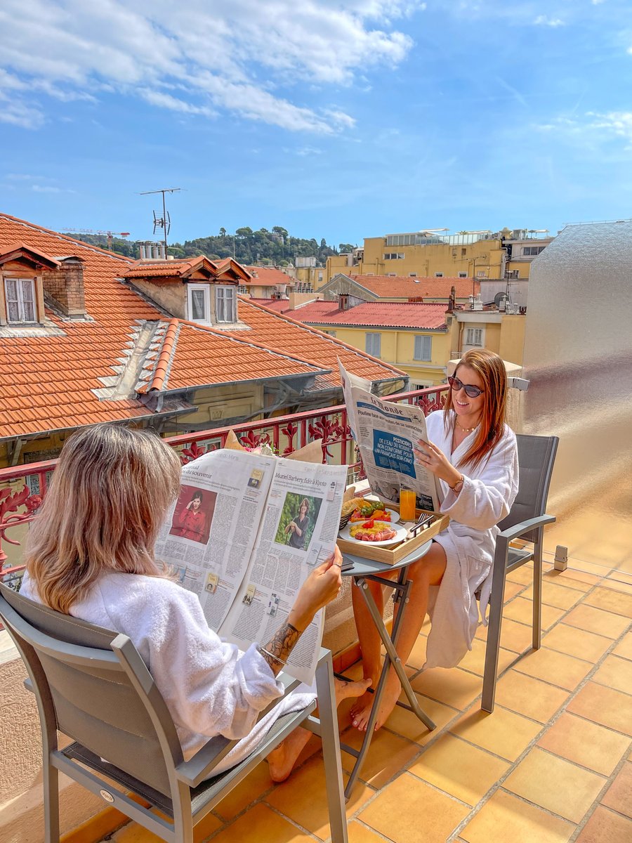 🌸 Le printemps est là ! Profitez de l'atmosphère rafraîchissante et des couleurs vives qui envahissent nos terrasses et balcons ensoleillés. 👉 Réservez dès maintenant pour vivre cette expérience unique : hotel-massena-nice.com #cotedazurfrance #hotel