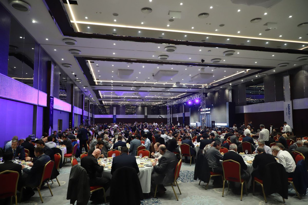 Cumhurbaşkanı Yardımcısı Sn. Cevdet Yılmaz Bey'in onur konuğu olduğu ASRİAD Geleneksel İftar programımız, Genel Başkanımız Cemil Yıldız'ın açılış konuşması ile başladı.