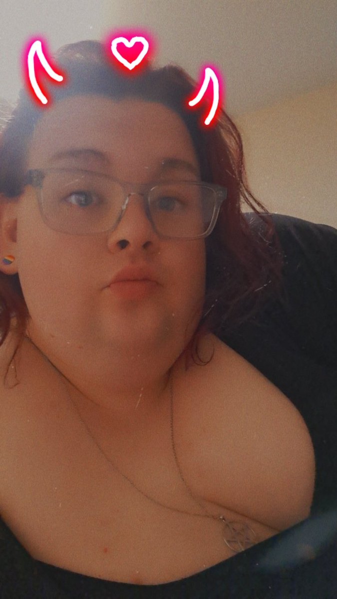 LakeRowanNSFW's tweet photo. Hey 😘💋
SAY IT BACK! 

#transgender #trans #NonBinary #enby  #ftm  #Gay #sexy #bbw #fat #chub #bisexual #horny #nsfwtwt #nsfw #Flirtwithme https://t.co/3KwSA4BDN5