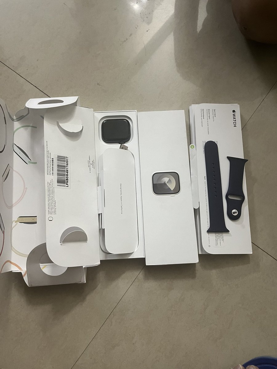 guptapar88's tweet photo. Ordered an @Apple watch series 9 (24-MAR-2024) from
@amazonIN received a fake Watch &amp; their support team is not responding properly, by their behavior I feel I will get no refund.
ORDER# 403-5418342-5735542
Seller #apparioretail Pvt Ltd, fulfilled by @amazon 
@jagograhakjago https://t.co/baQfLSmdz2