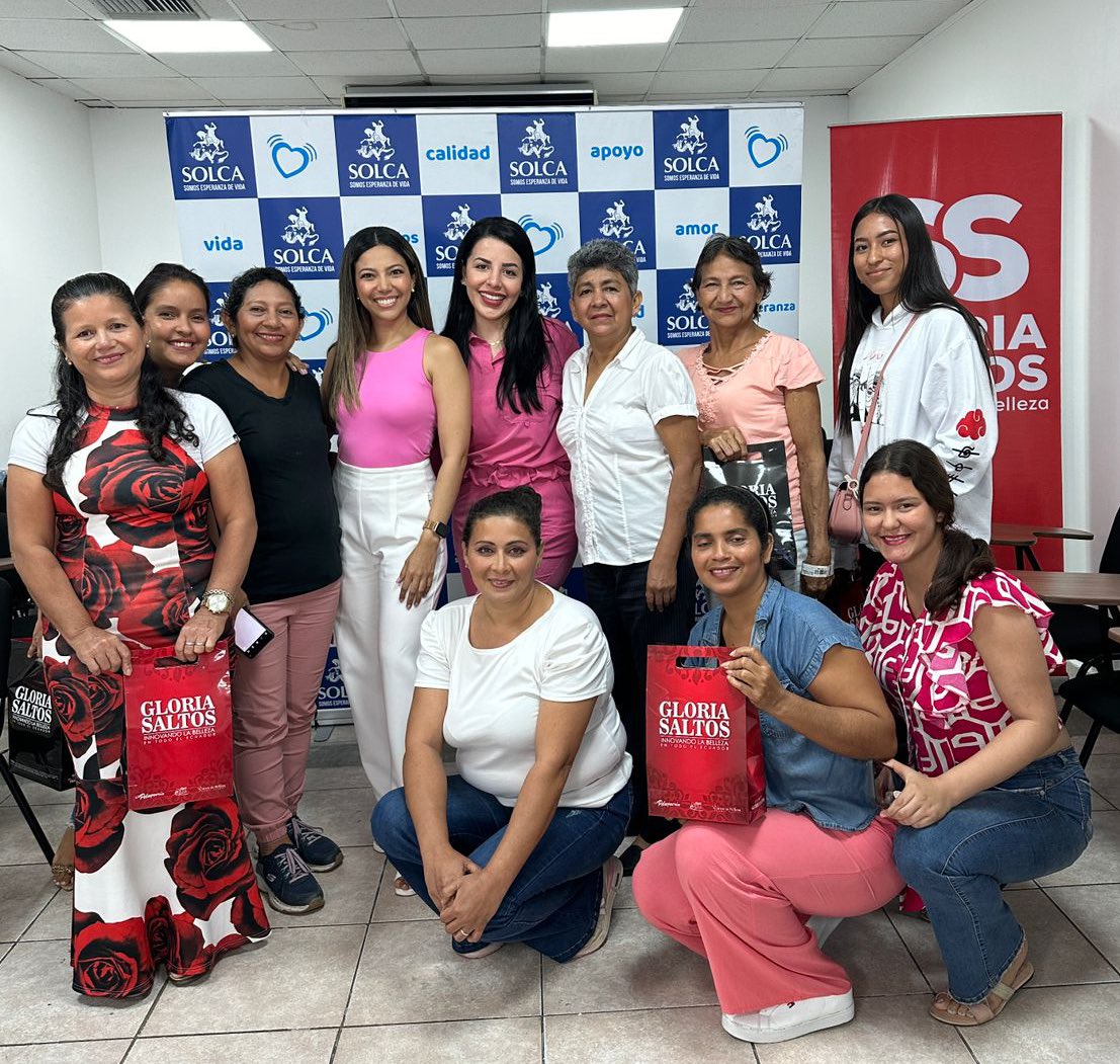 GloriaSaltosEc's tweet photo. ¡Una experiencia que iluminó nuestros corazones! Ser parte del taller de automaquillaje para pacientes de oncología de @SolcaGuayaquil 
Gracias por el amor, la belleza y el apoyo compartido. https://t.co/QWwNn0e8oO