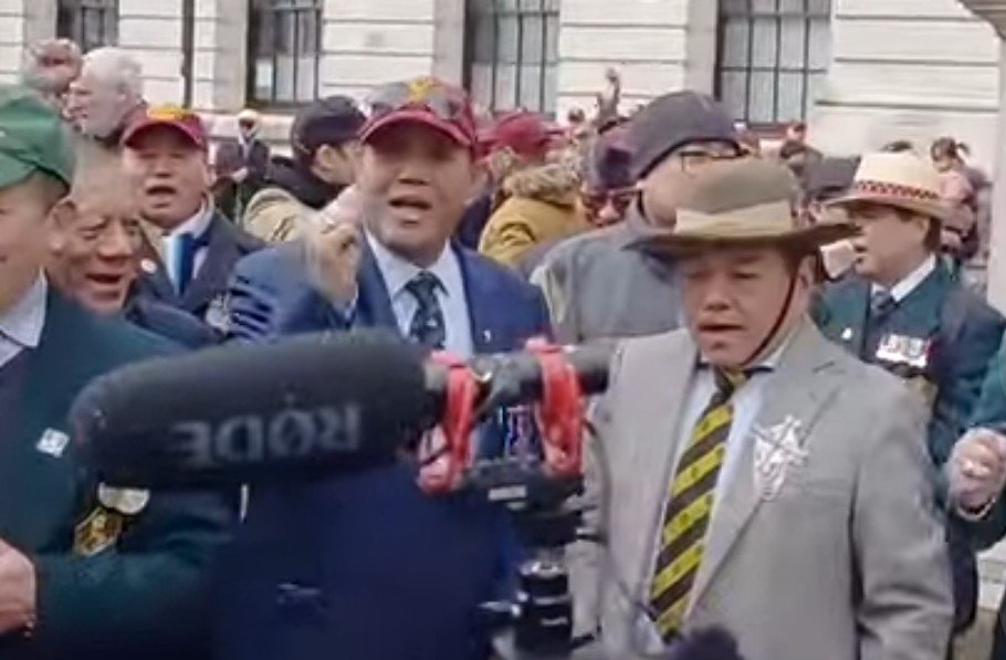 Gurkha Veterans Protest Outside Ministry of Defence, Demand Pension Equality.

m.youtube.com/shorts/Nqpjllm…

#Gurkha #Protest #MOD #Rally #Vetetens #MinistryOfDefense #Soldiers #LevelUp #Equality #Justice