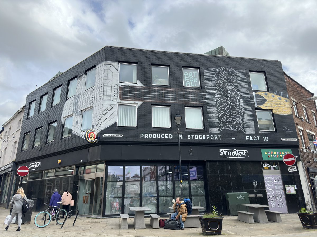 More Street Art on the Underbank! Inspired from the White/Black album design featured on Joy Divisions debut album “Unknown Pleasures” which was recorded at Strawberry Studios in Stockport! Funded by Totally Stockport / Stockport Council 👏 #stockport