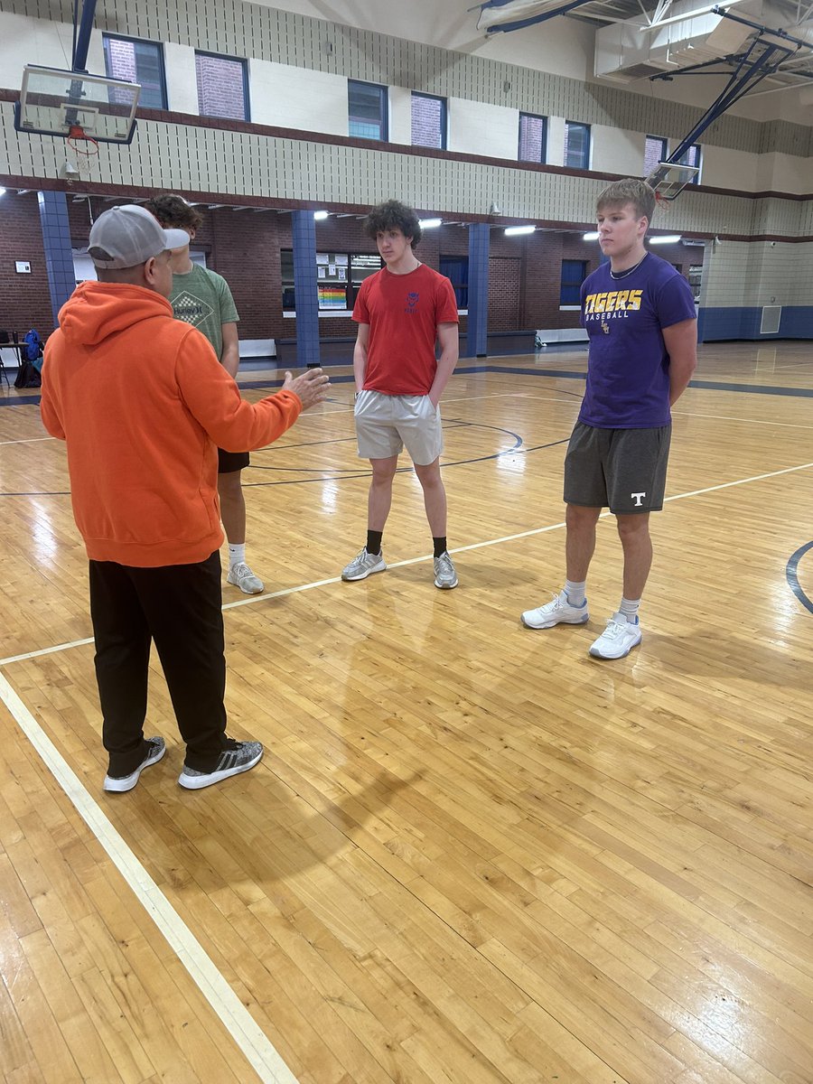 Hosting an umpire clinic today for players in our program. Hopefully this gives players a new perspective on the game and helps with the officiating shortage in Iowa. #GoBlue