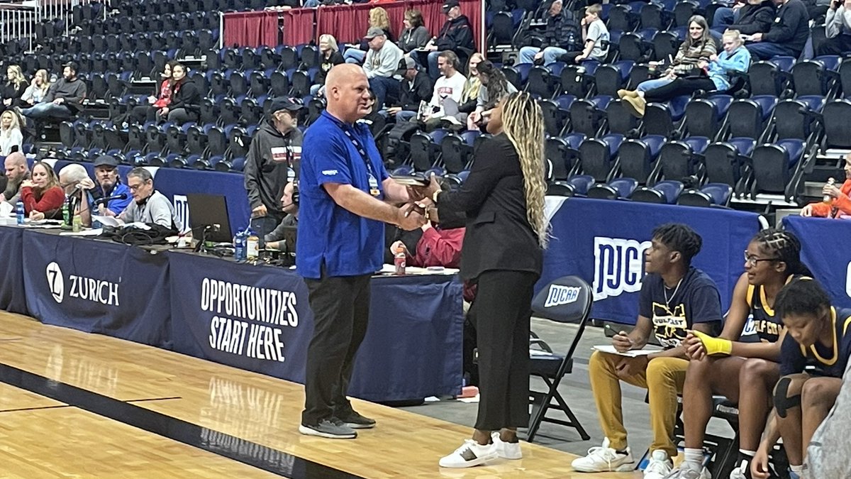 @CoachAdamsMGCCC @MGCCC_WBB HOOPS | @CoachAdamsMGCCC was honored as NJCAA Gulf District Coach of the Year in pregame ceremonies: