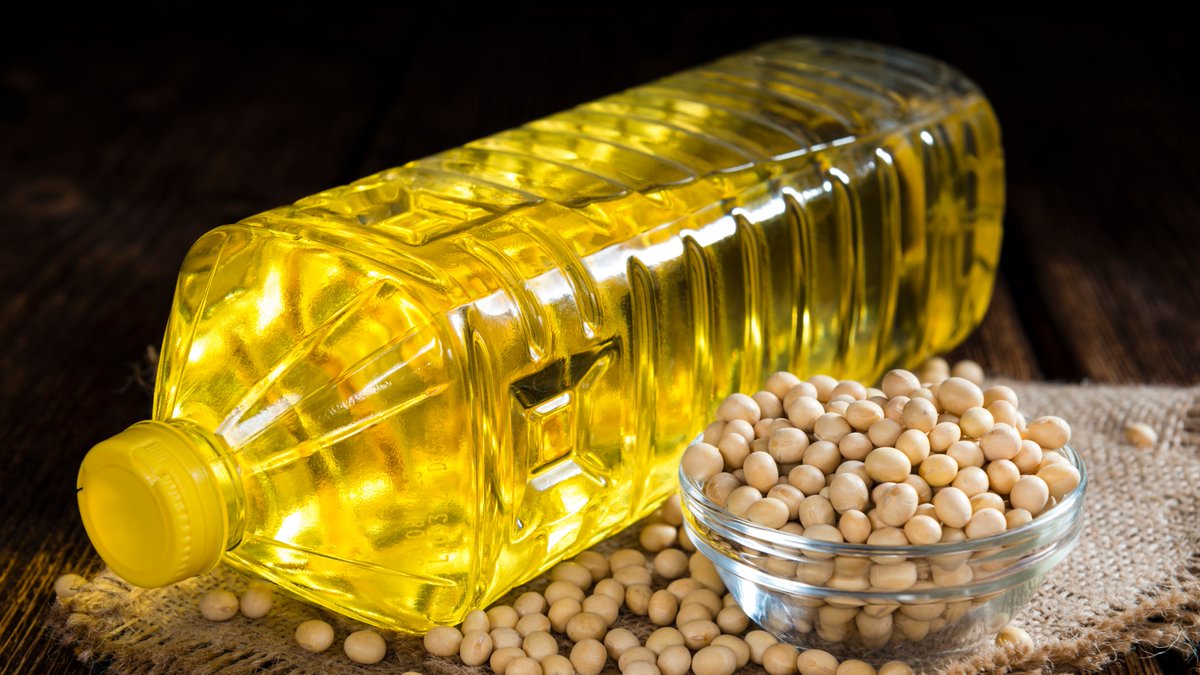 Soy_Nutrition's tweet photo. Did you know highly refined soybean oil does not cause allergic reactions in soy-allergic individuals? π
https://t.co/pXEWLWgINR
#soybeanoil #USSoy #SNIGlobal https://t.co/N5bMeOTr83