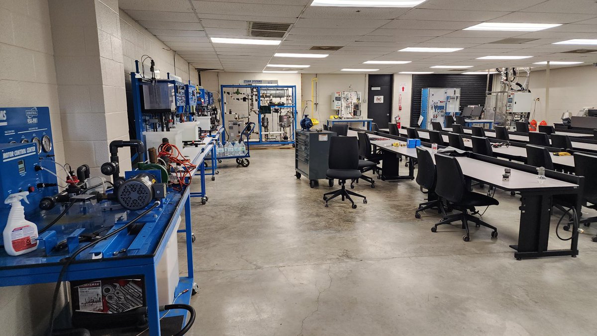 Tech_Labs's tweet image. Customer Spotlight 🌟 Check out these photos from our valued customers at @Alvin Community College, showcasing @DAC Worldwide&apos;s 3-Phase Separator and @Amatrol&apos;s Pumping Process and Steam solutions! 🚀 

 #ProcessTech #Amatrol #handsontraining