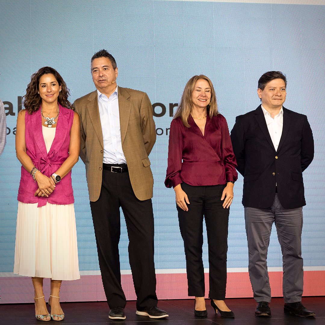 Te compartimos un poco de lo que fue nuestro Seminario de Informalidad Laboral: “Propuestas para un futuro mejor” 📷. Durante el evento, en el que presentamos 15 medidas para abordar este desafío en Chile, asistieron diversos economistas, políticos, actores y empresarios