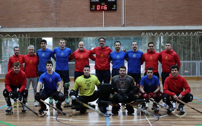  Selección Española Hockey Patines Masculino - Página 2 GJsnDnHW4AA17lf?format=jpg&name=small