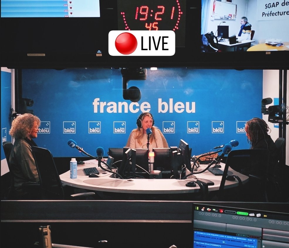 🔵 Jocelyne Beroard & Jean-Claude Beroard de @KASSAV_OFFICIAL actuellement dans le studio #DécibelsFB avec @EmilieRadioFr !