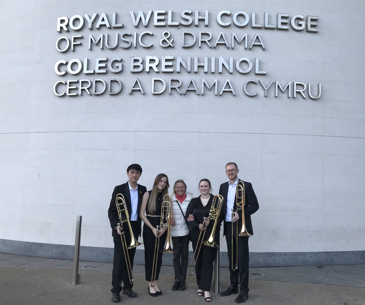 superbrassuk's tweet photo. Drum roll pls ! Proud to announce the joint winners of the 2024 @RWCMD Philip Jones Brass Ens Prize @QuantumBrass &amp; @PedwarBones 🏆🎼🎺🏴󠁧󠁢󠁷󠁬󠁳󠁿 https://t.co/4GPrI2ifT9